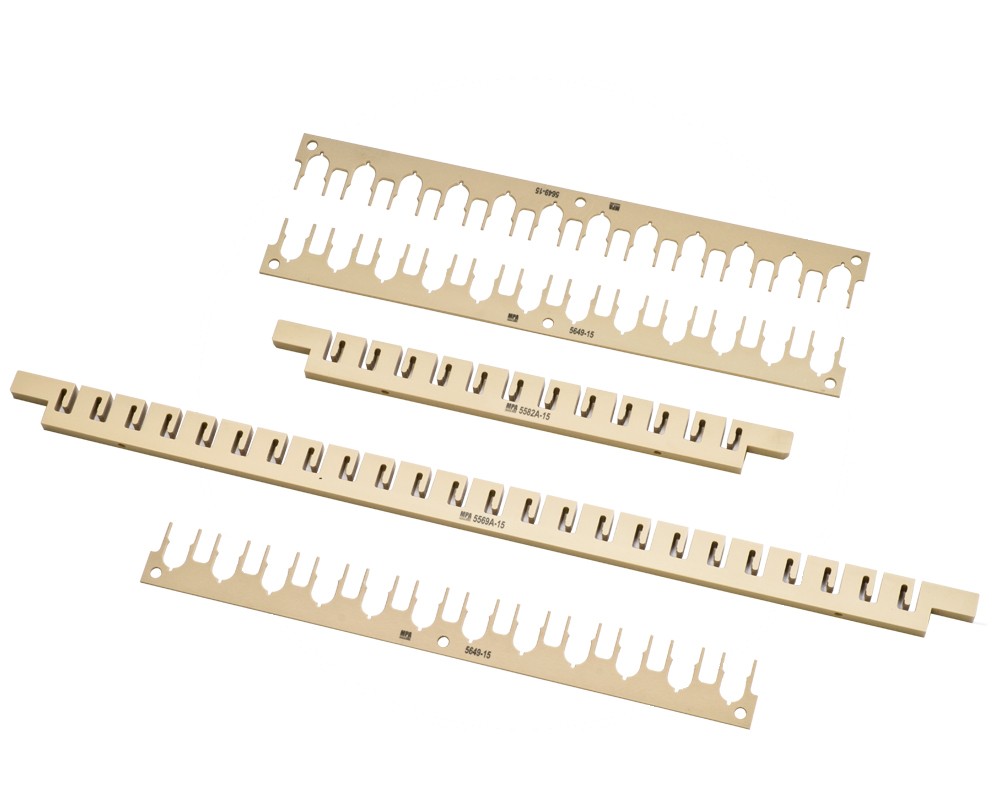Combs for pharmaceutical machines