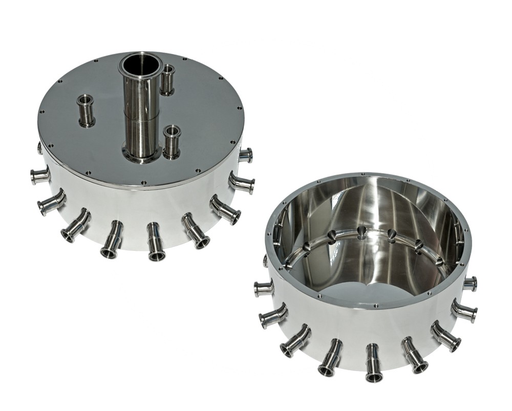 Distributor tank for pharmaceutical liquids
